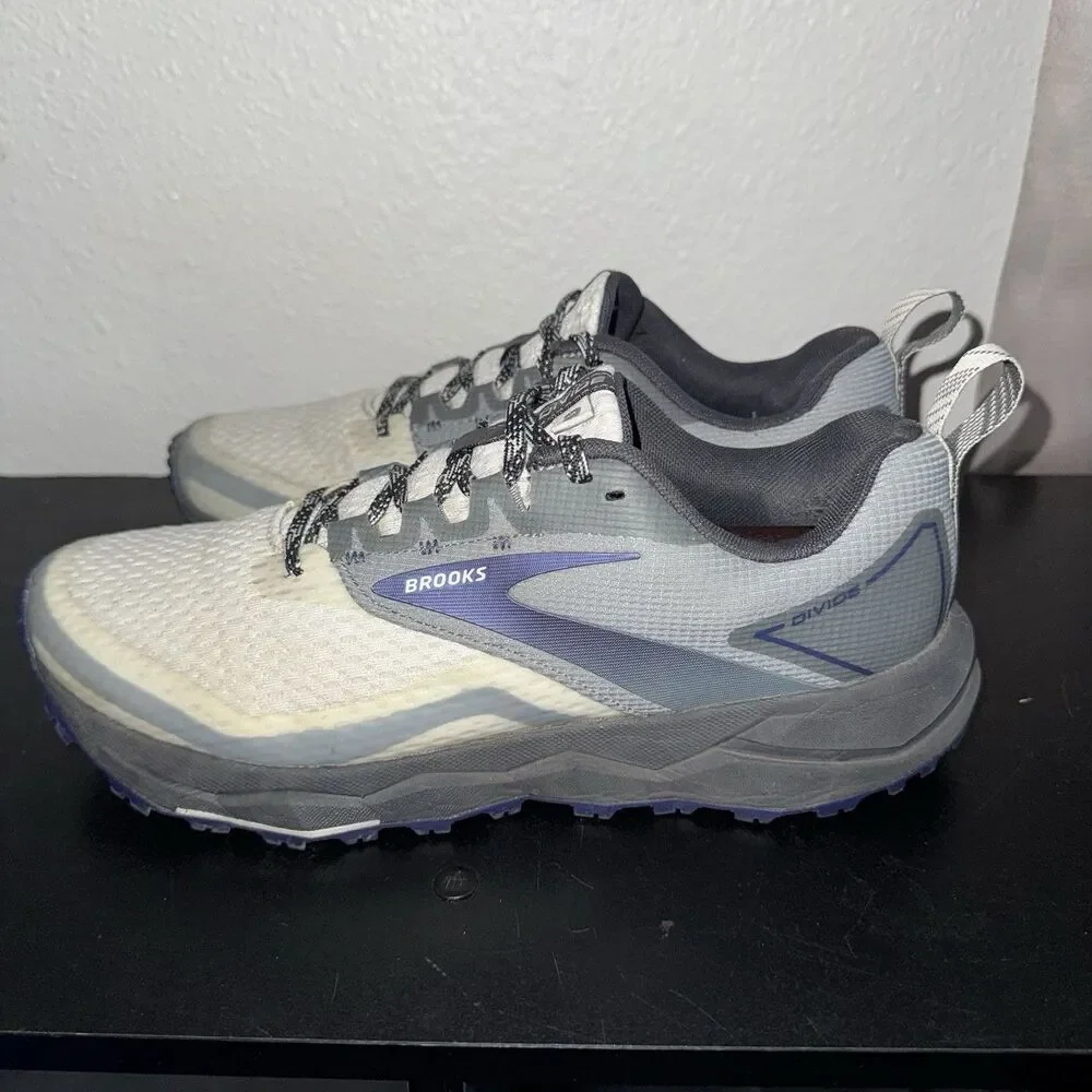 Brooks Womens Divide 2 1203421B042 Gray Running Shoes Sneakers Size 8.5 B